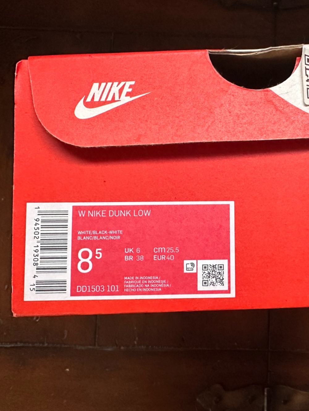 Nike Women’s Dunk Low-Top Sneakers - Picture 8 of 8